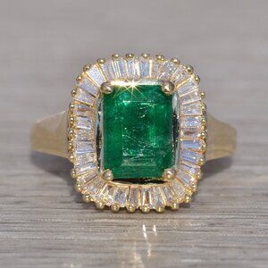 Emerald and Diamond Ring in 14 Karat Yellow Gold